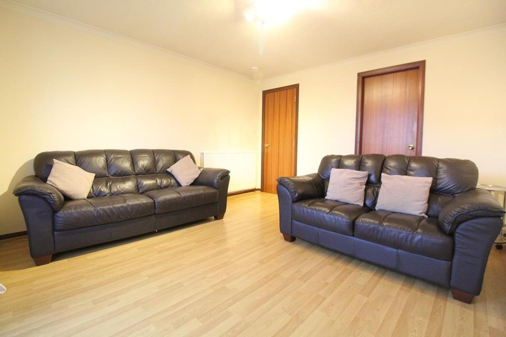 Property photo 1 of 6 Lounge