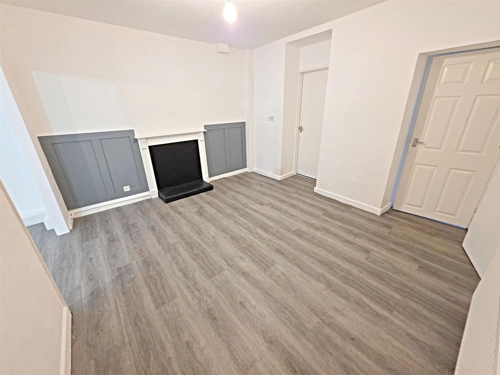 Property photo 3 of 12 Living Room