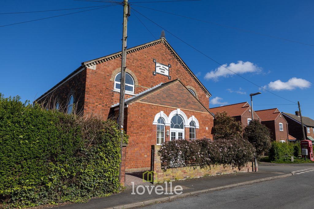 Property photo 1 of 32