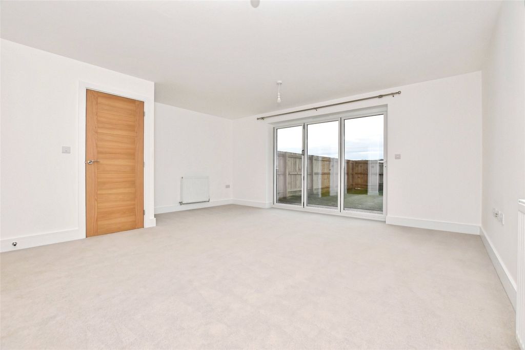 Property photo 2 of 14 Living/Dining