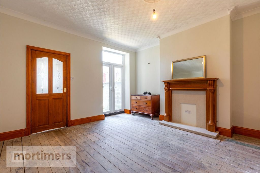 Property photo 2 of 15 Dining Room