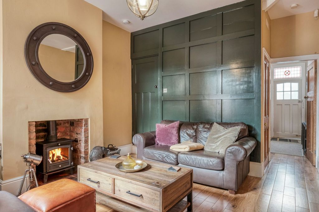 Property photo 2 of 12