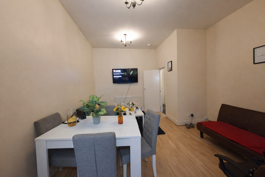 Property photo 3 of 8 Photo 2