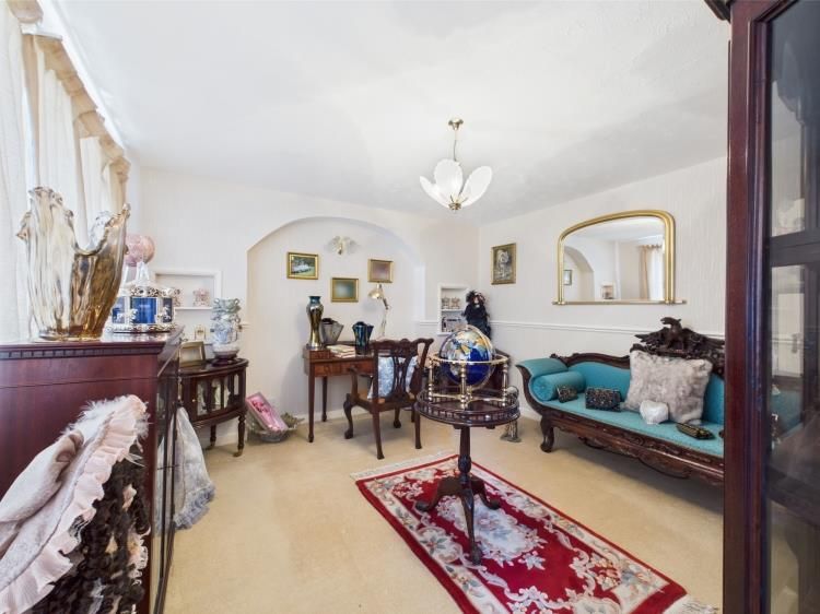 Property photo 3 of 33