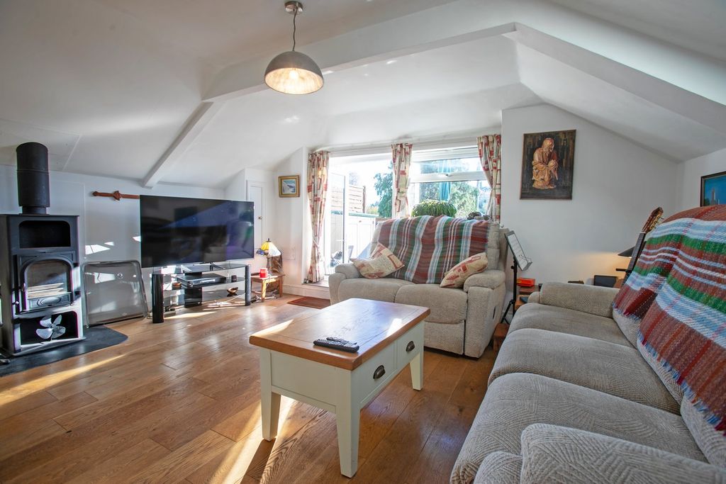Additional image 6 of 1 bed flat for saleNewport Square, Launceston PL15