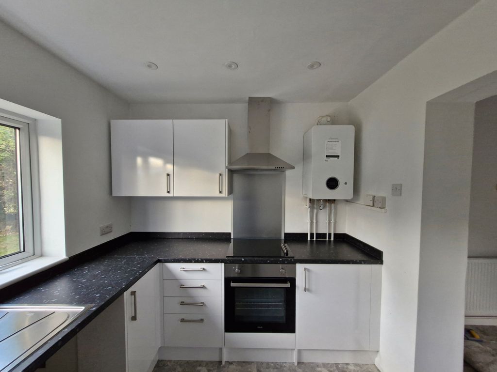 Property photo 1 of 9 Kitchen