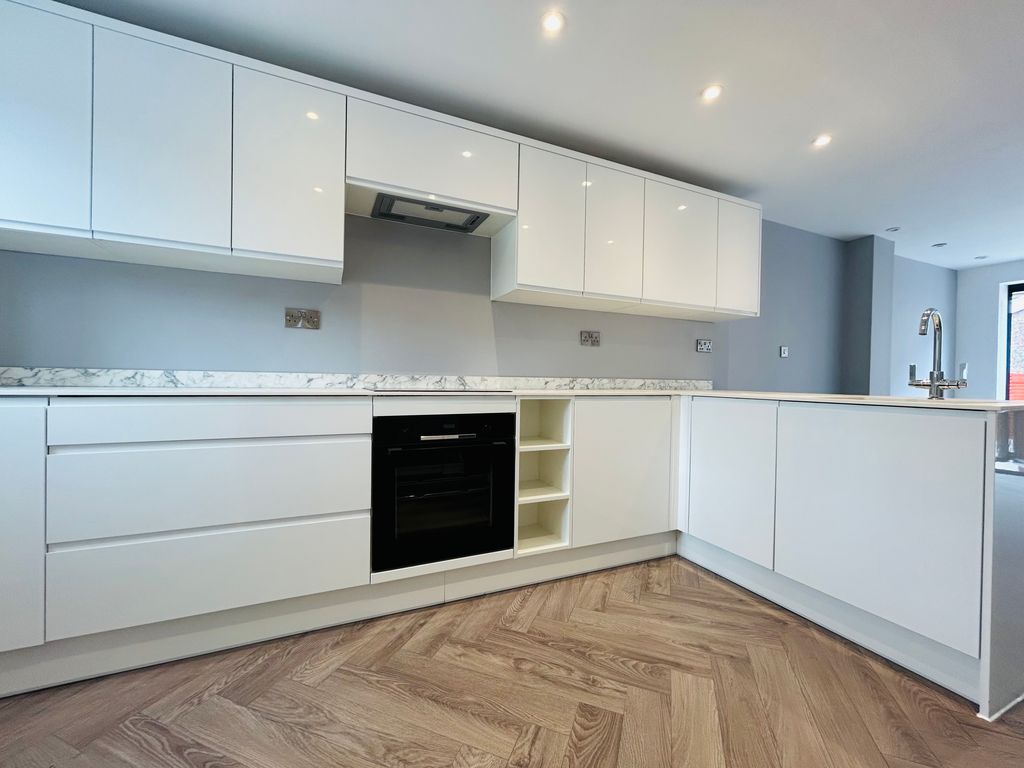 Property photo 3 of 10 View