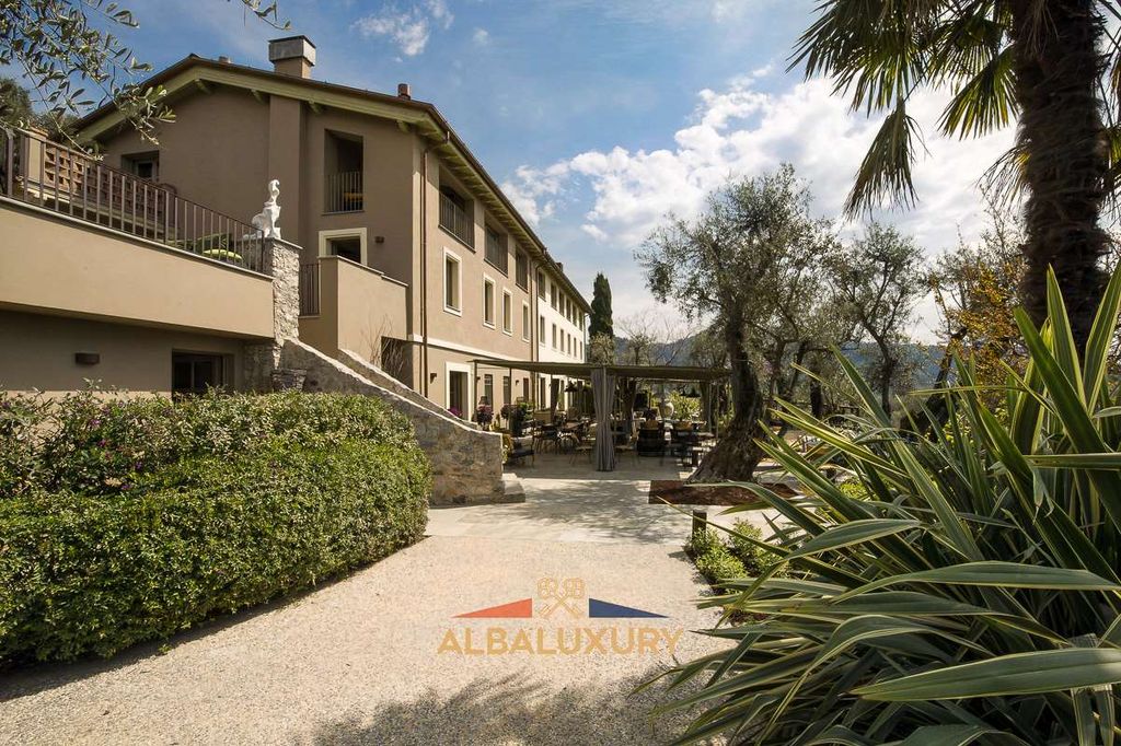 Property photo 3 of 32