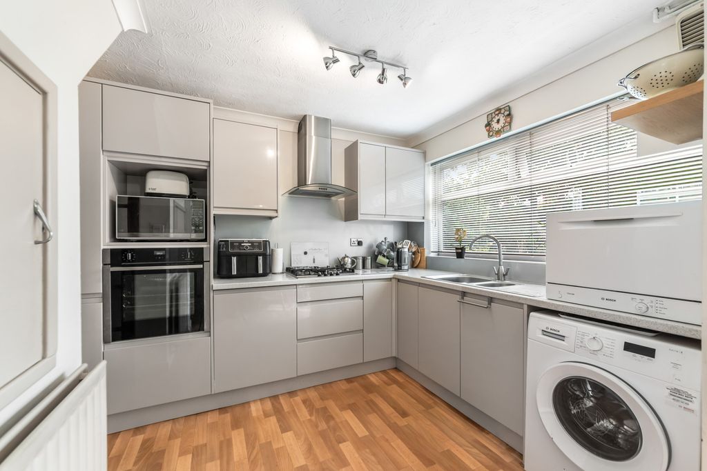 Property photo 2 of 22