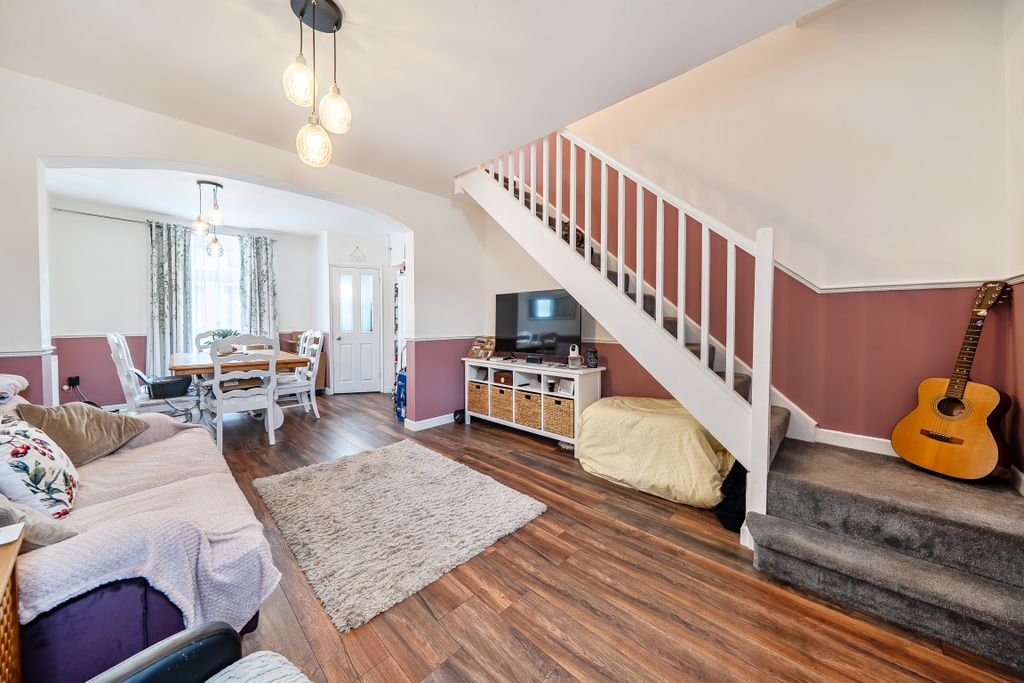 Property photo 3 of 19