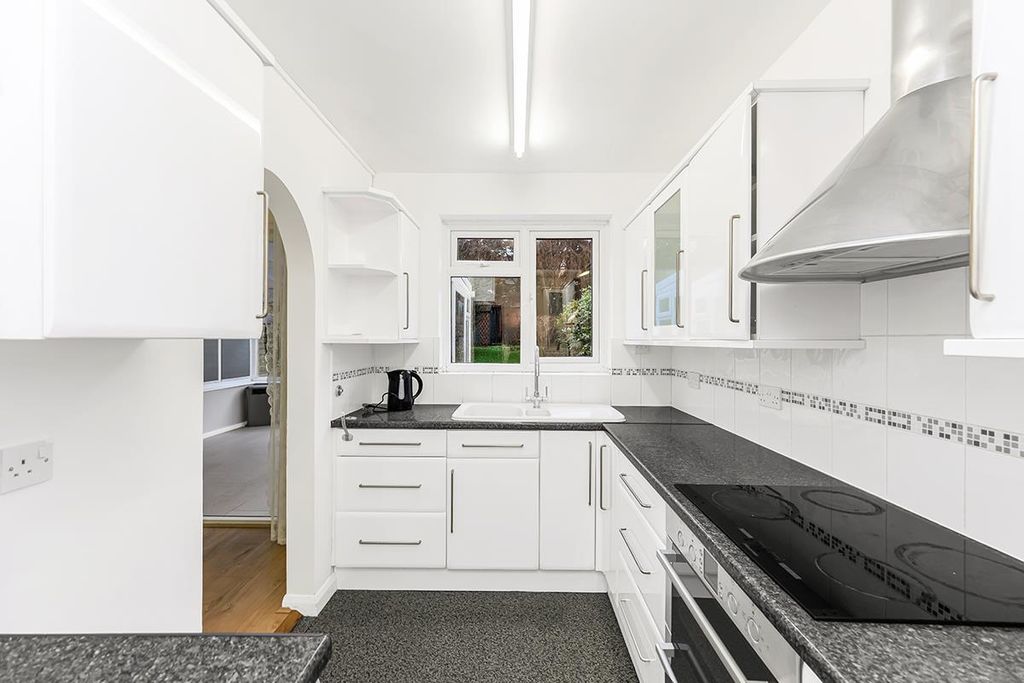 Property photo 2 of 23 13 Cascade Road-15.Jpg