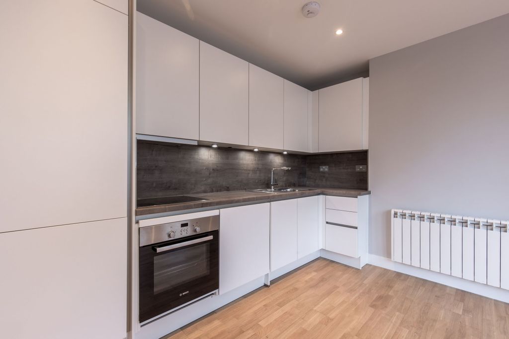 Property photo 3 of 10 Kitchen