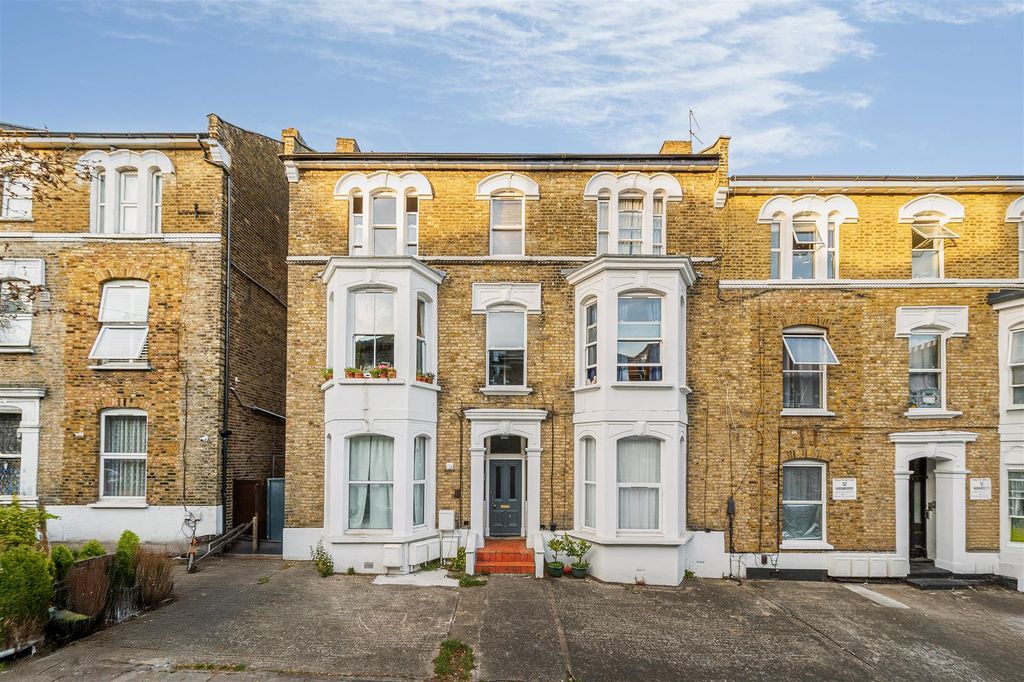 Property photo 1 of 7 Flat 2, 14 Alfred Road-1.Jpg
