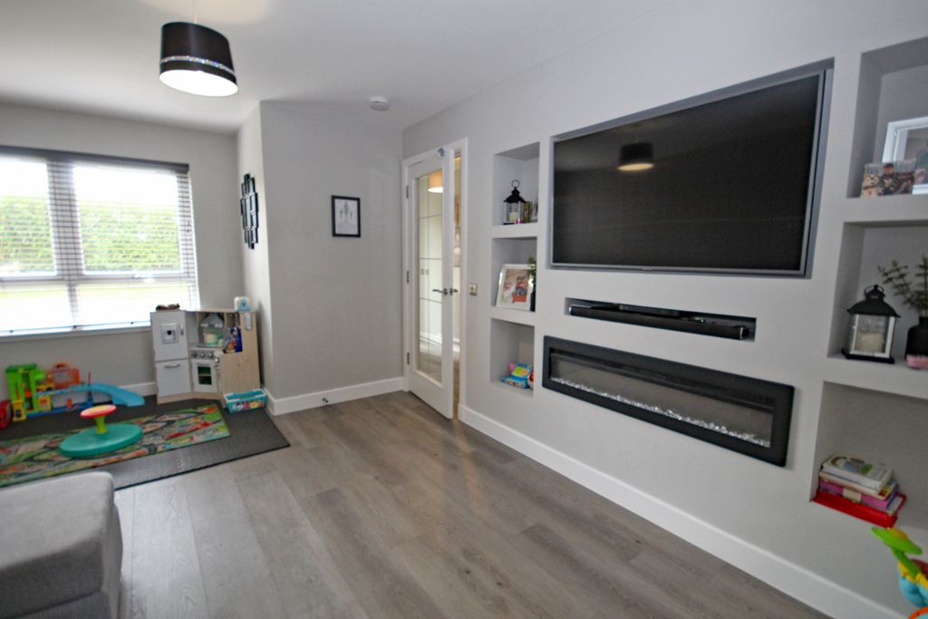 Property photo 2 of 29