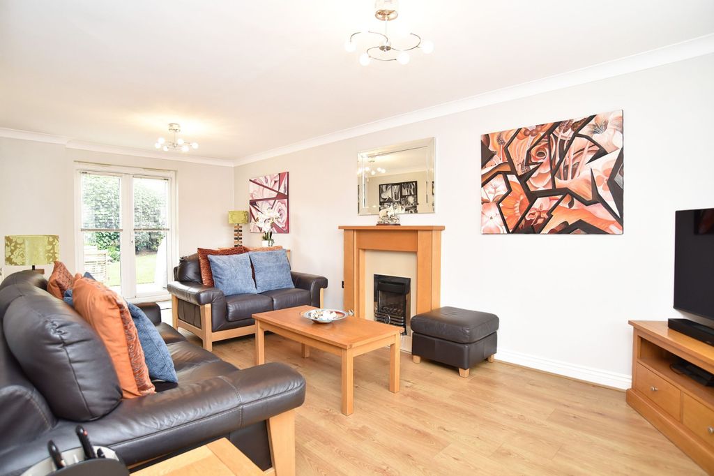 Property photo 2 of 26
