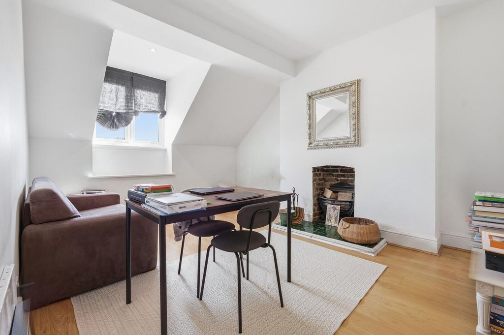 Property photo 1 of 10 Study