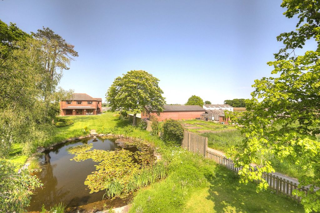 Property photo 1 of 34 Garden View