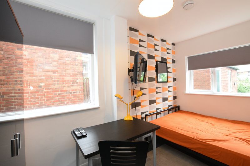 Property photo 3 of 10 Bedroom