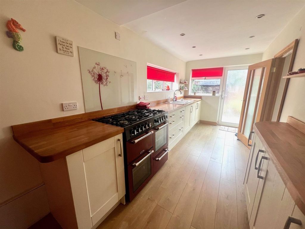 Property photo 3 of 22 Kitchen.Jpg