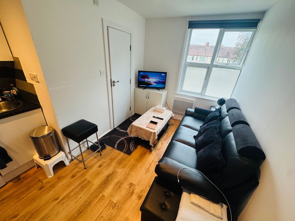 Property photo 2 of 7