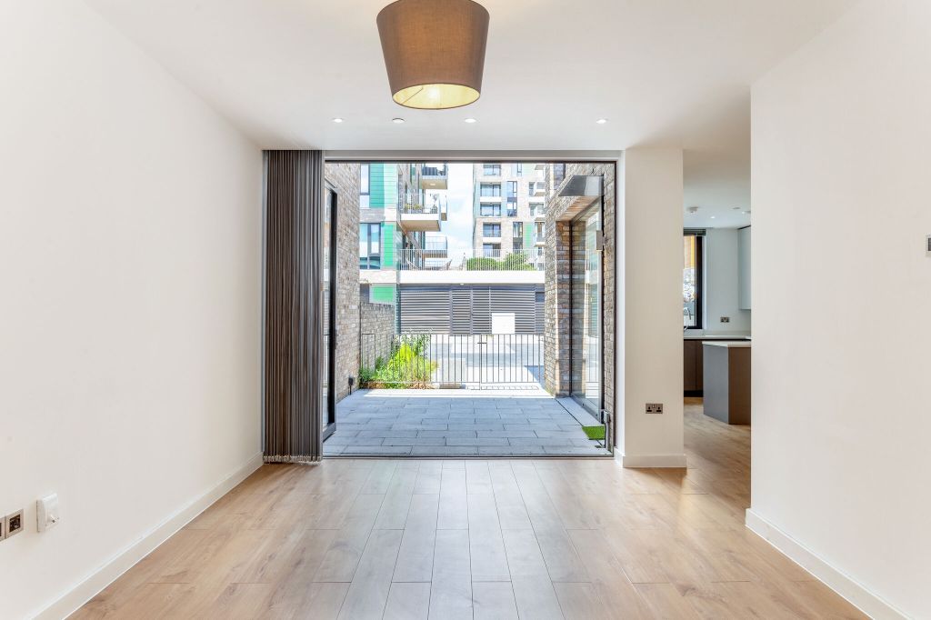 Property photo 3 of 11