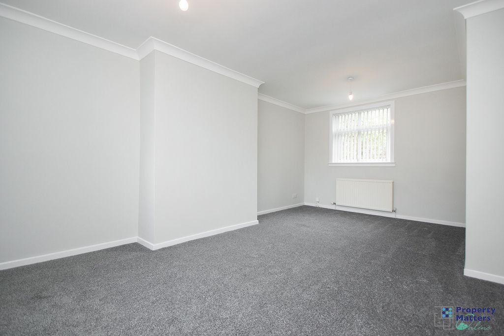 Property photo 2 of 12 Lounge