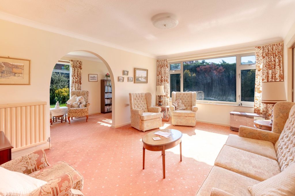 Property photo 2 of 13