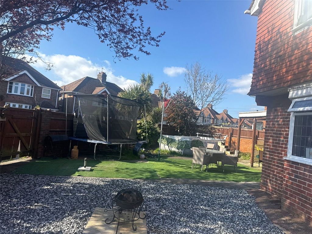 Property photo 2 of 12 Picture No. 20