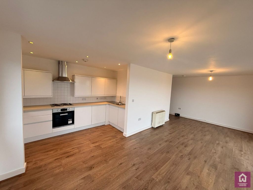 Property photo 2 of 17 Living Room/Kitchen