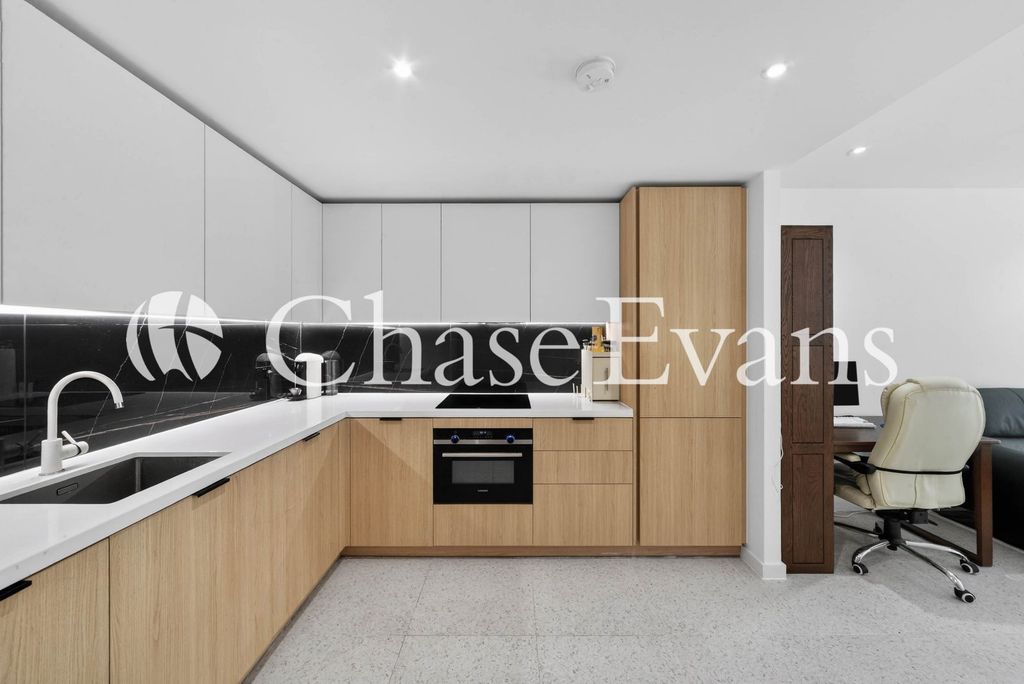 Property photo 2 of 21 Kitchen