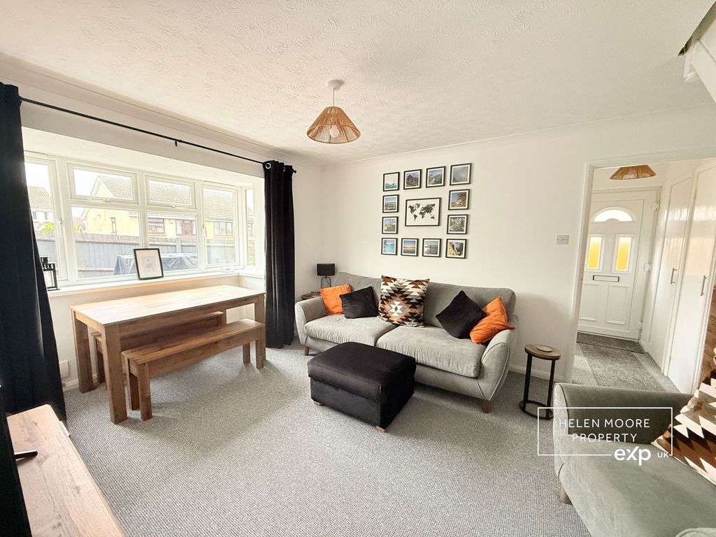 Property photo 2 of 8