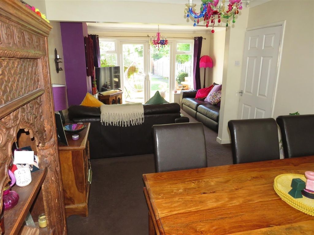 Property photo 2 of 10 Lounge2.Jpg