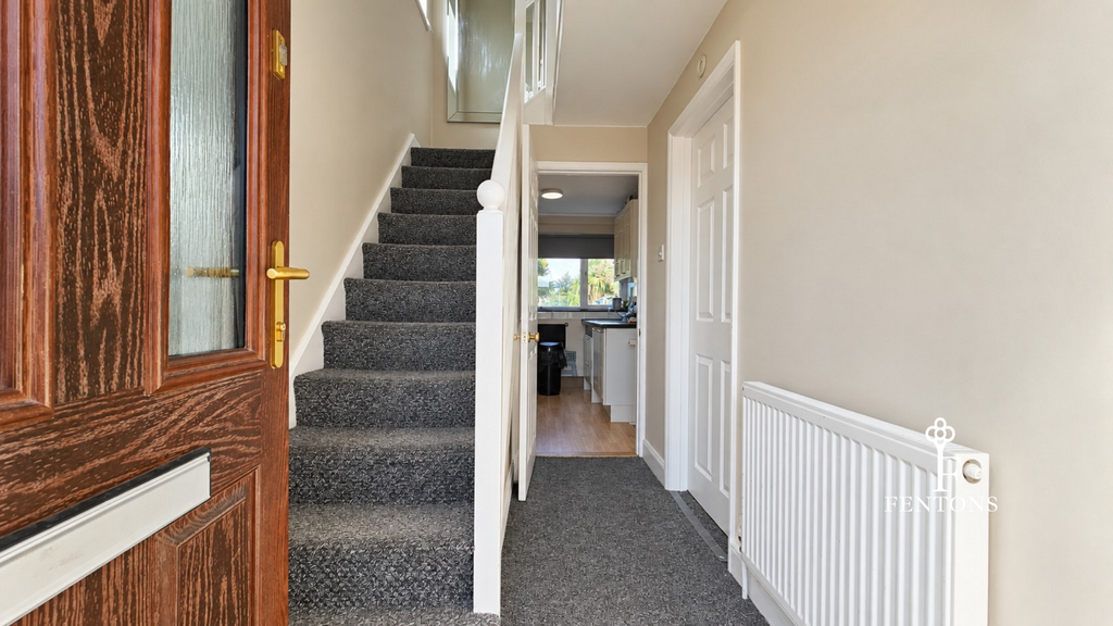 Property photo 3 of 14 Hallway