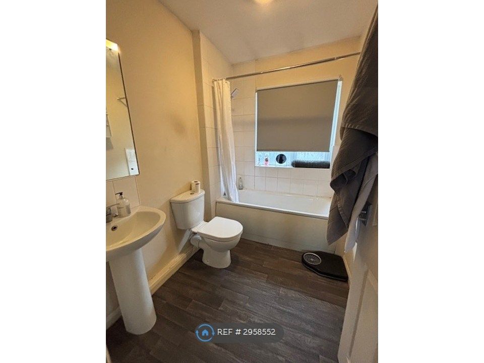 Property photo 3 of 5 Bathroom