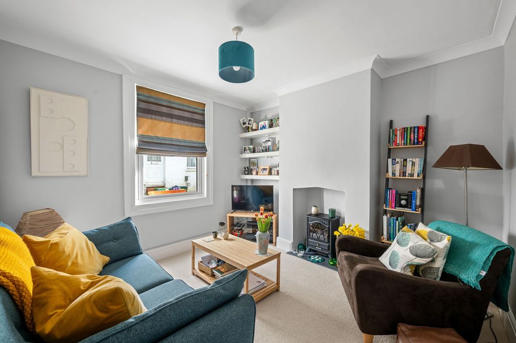 Property photo 3 of 12