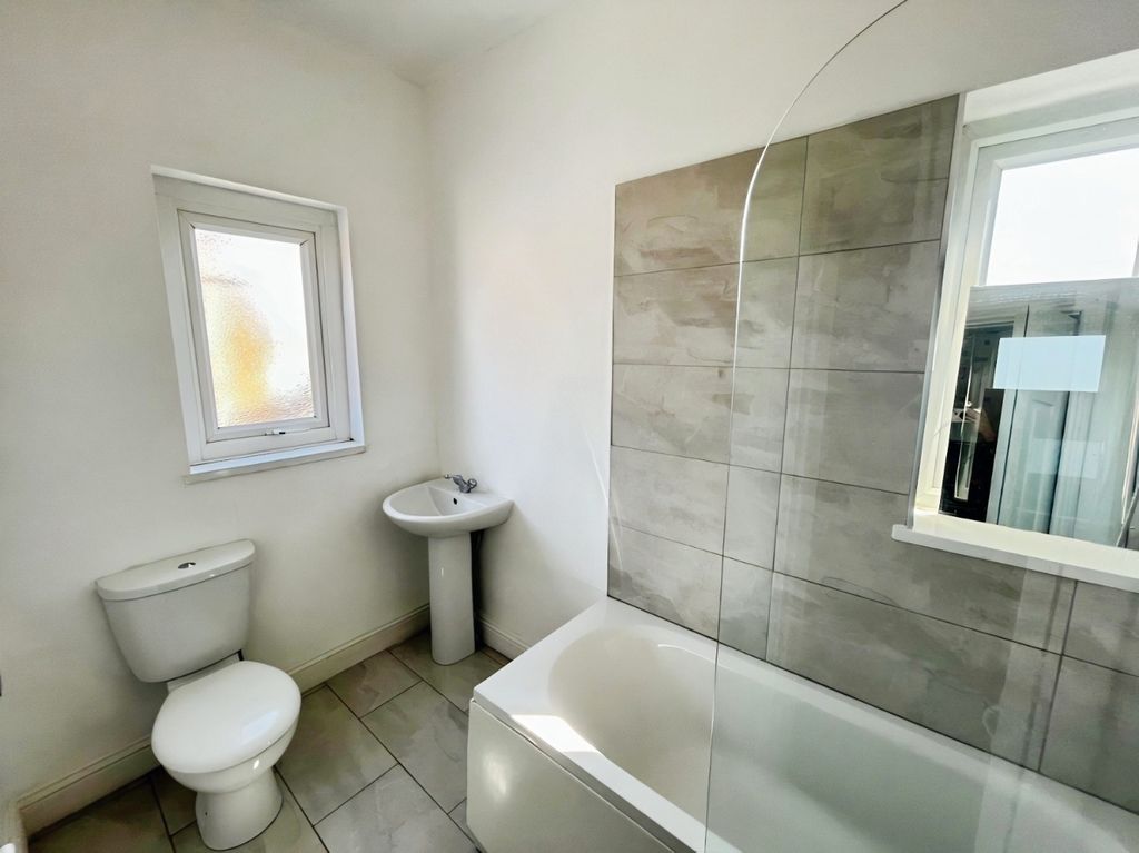 Property photo 1 of 17 5017610