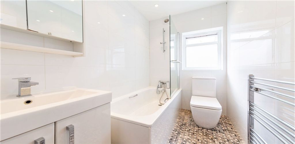 Property photo 2 of 3