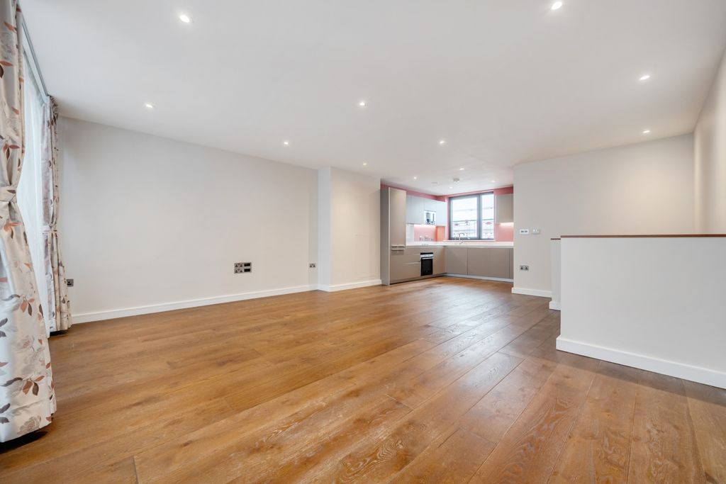Property photo 3 of 17 1464538-15-6A0B0F...