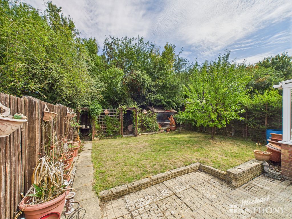 Property photo 3 of 14 Cam03218G0-Pr0738-Still015