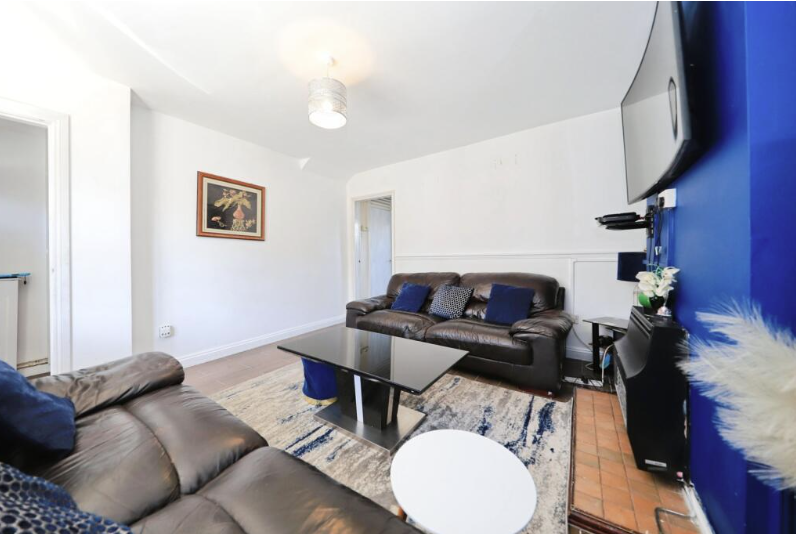 Property photo 2 of 11