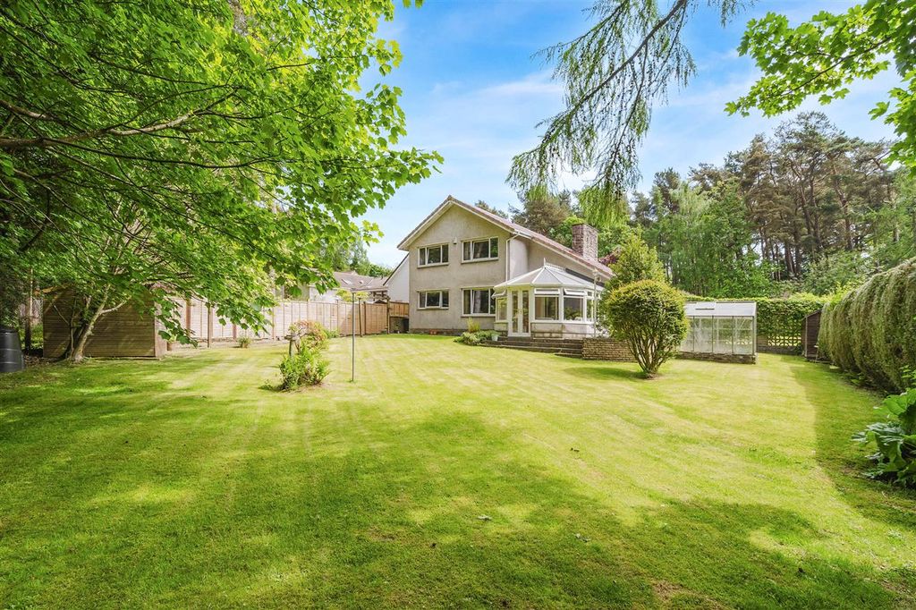 Property photo 2 of 31