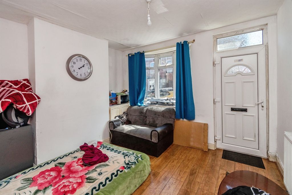 Property photo 2 of 13