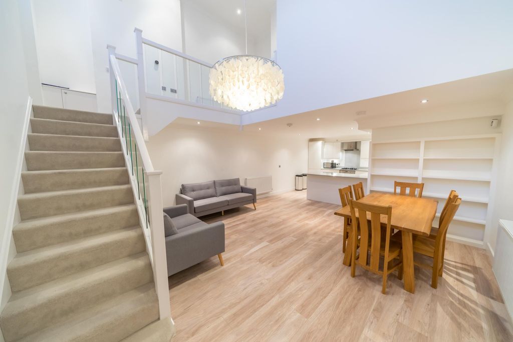 Property photo 1 of 17 Photo 0