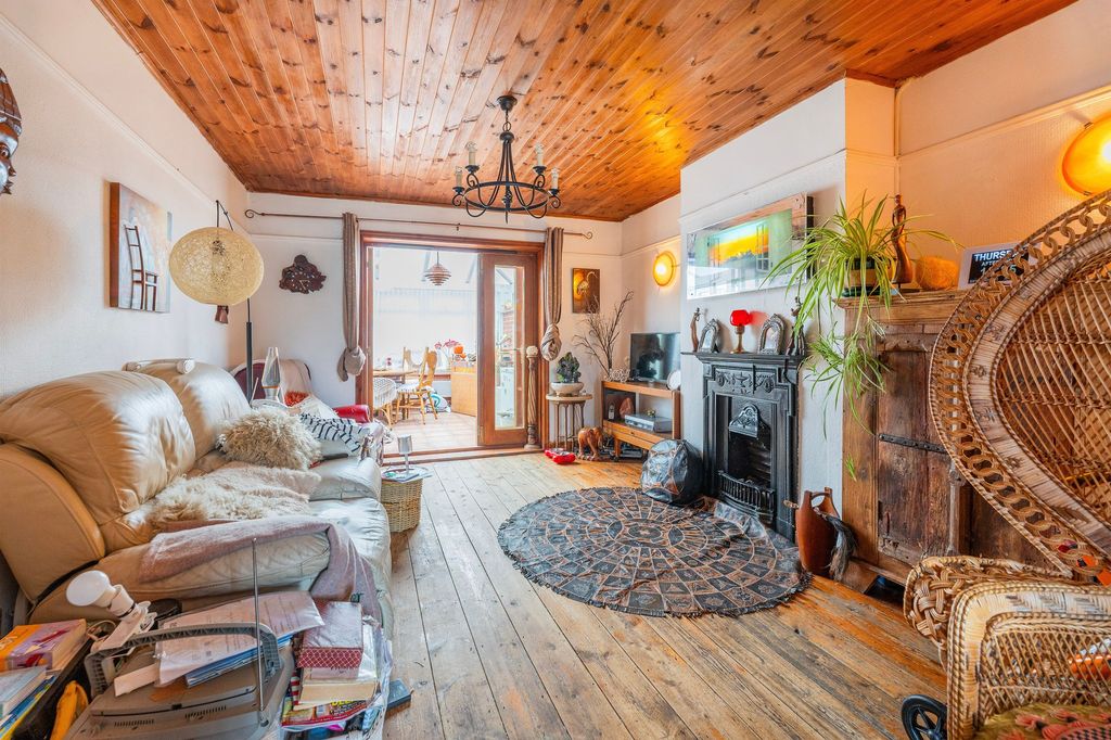 Property photo 3 of 20