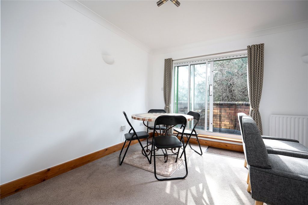 Property photo 3 of 18 Picture 3