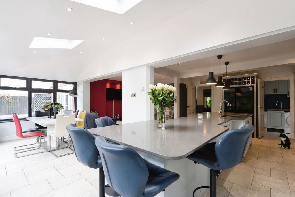 Property photo 2 of 56 Pbox-Img.Jpg
