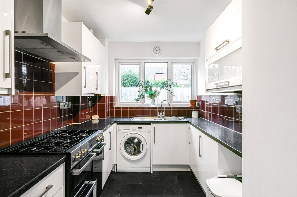 Property photo 3 of 29 Kitchen