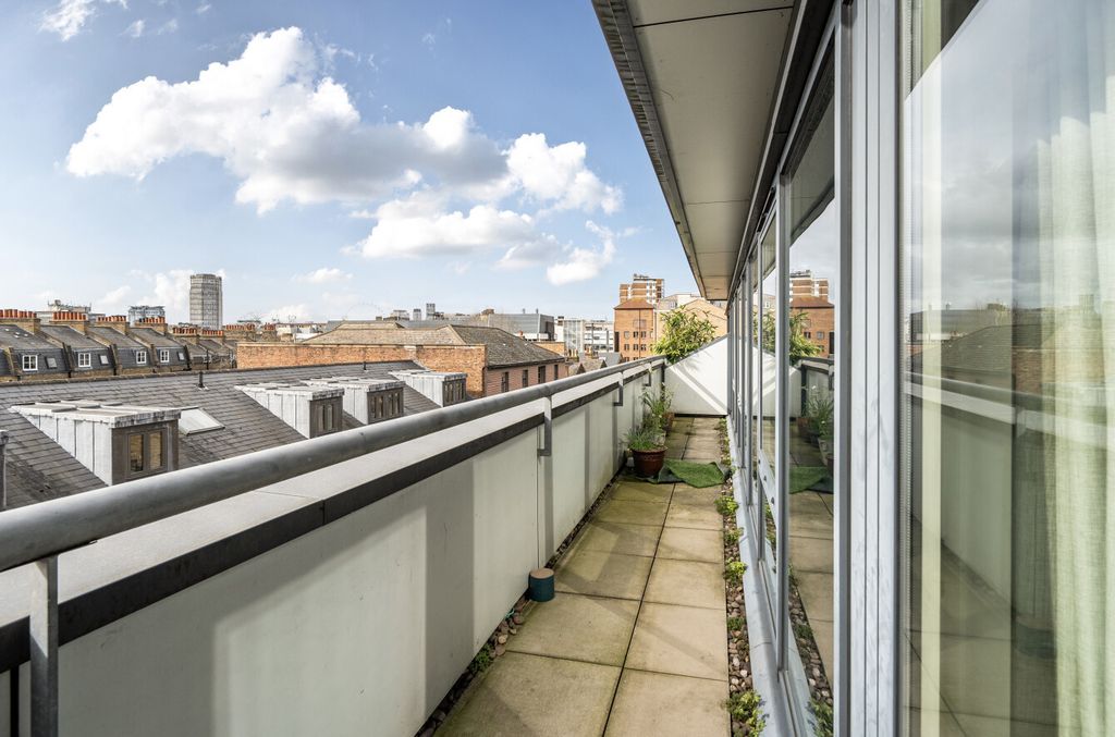 Property photo 1 of 13 Balcony