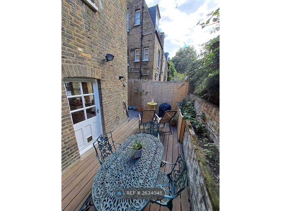 Property photo 2 of 35 Private Garden