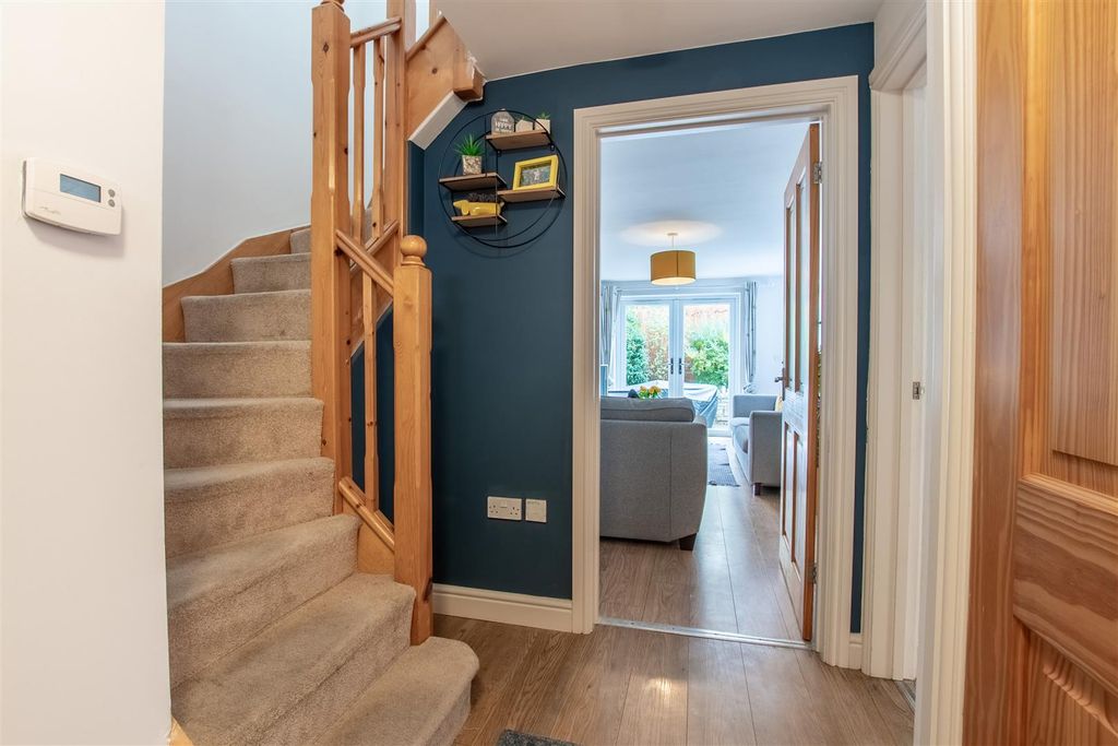 Property photo 3 of 20